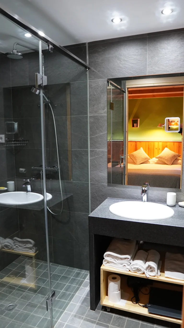 Bany de l'habitació 4 amb dutxa